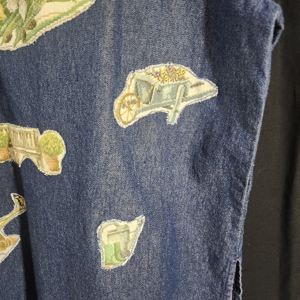 BLAIR Denim Spring Theme Button up Shirt with Patchwork Embroidery Size Large - Picture 6 of 16